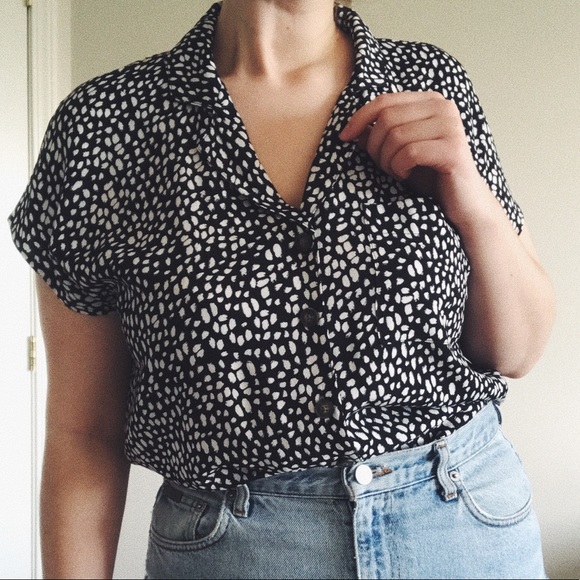 Reitmans leopard dot short sleeve button up - Picture 1 of 10